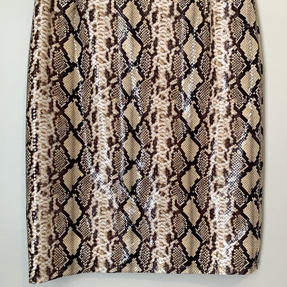 Guess by Marciano size 6 crocodile skirt - Picture 6 of 14